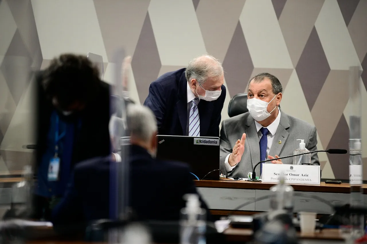 Entre os senadores que encerram o mandato no final de janeira de 2023, estão Tasso Jereissati e Omar Aziz