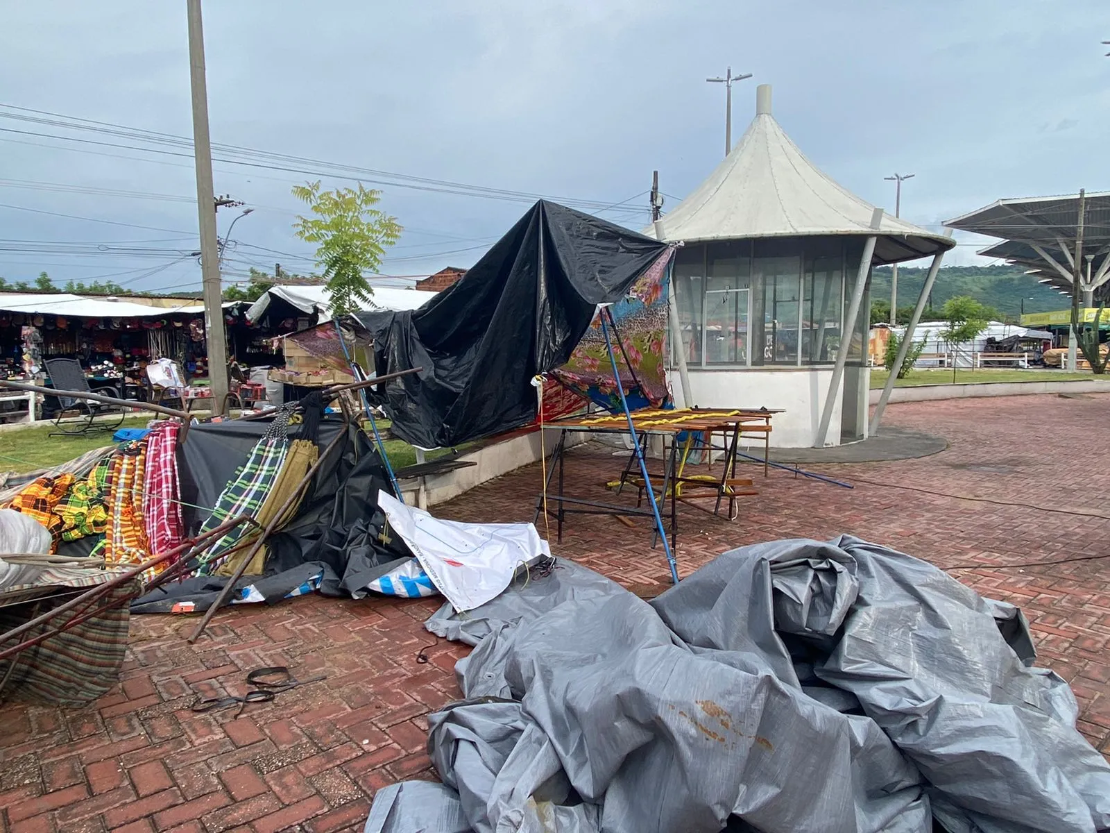 Barracas desabaram durante as fortes precipitações que atingiram o município