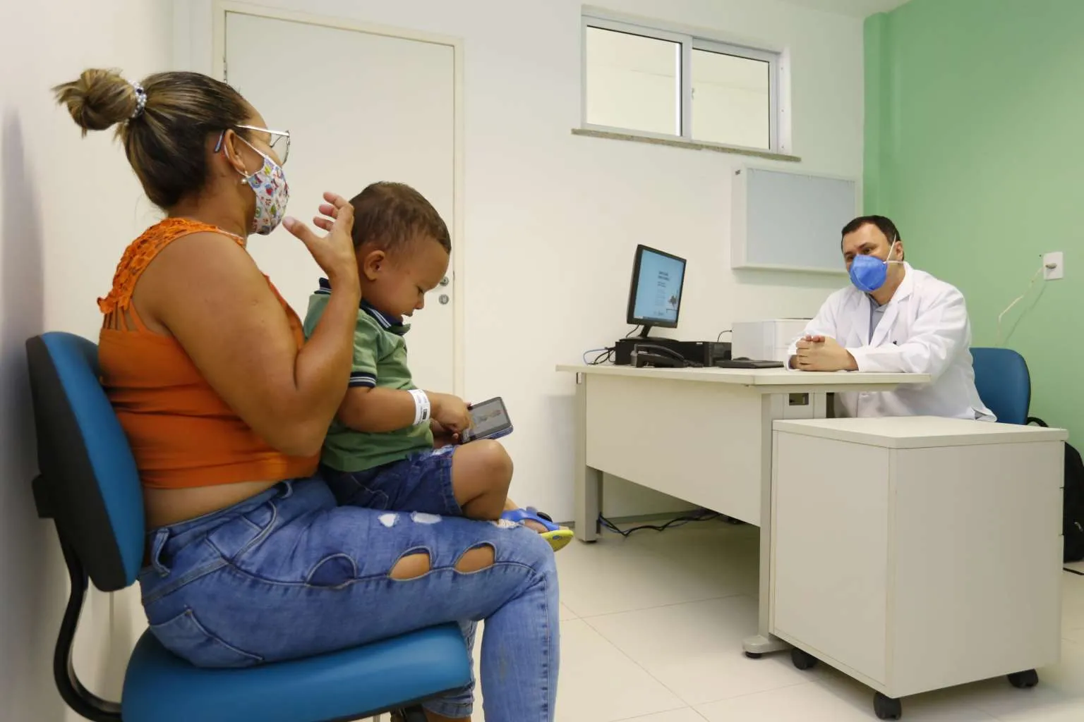 O equipamento oferecerá assistência multiprofissional em 12 especialidades médicas, exames de imagem e computadorizado