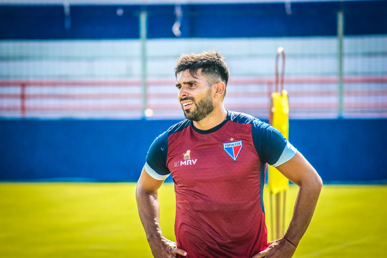 Silvio Romero está emprestado ao Fortaleza e tem opção de compra de R$ 5,5 milhões no contrato