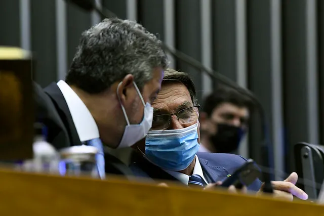 Vinte e três propostas já estão em análise na Câmara dos Deputados. Outras 12 serão apreciadas pelos senadores.