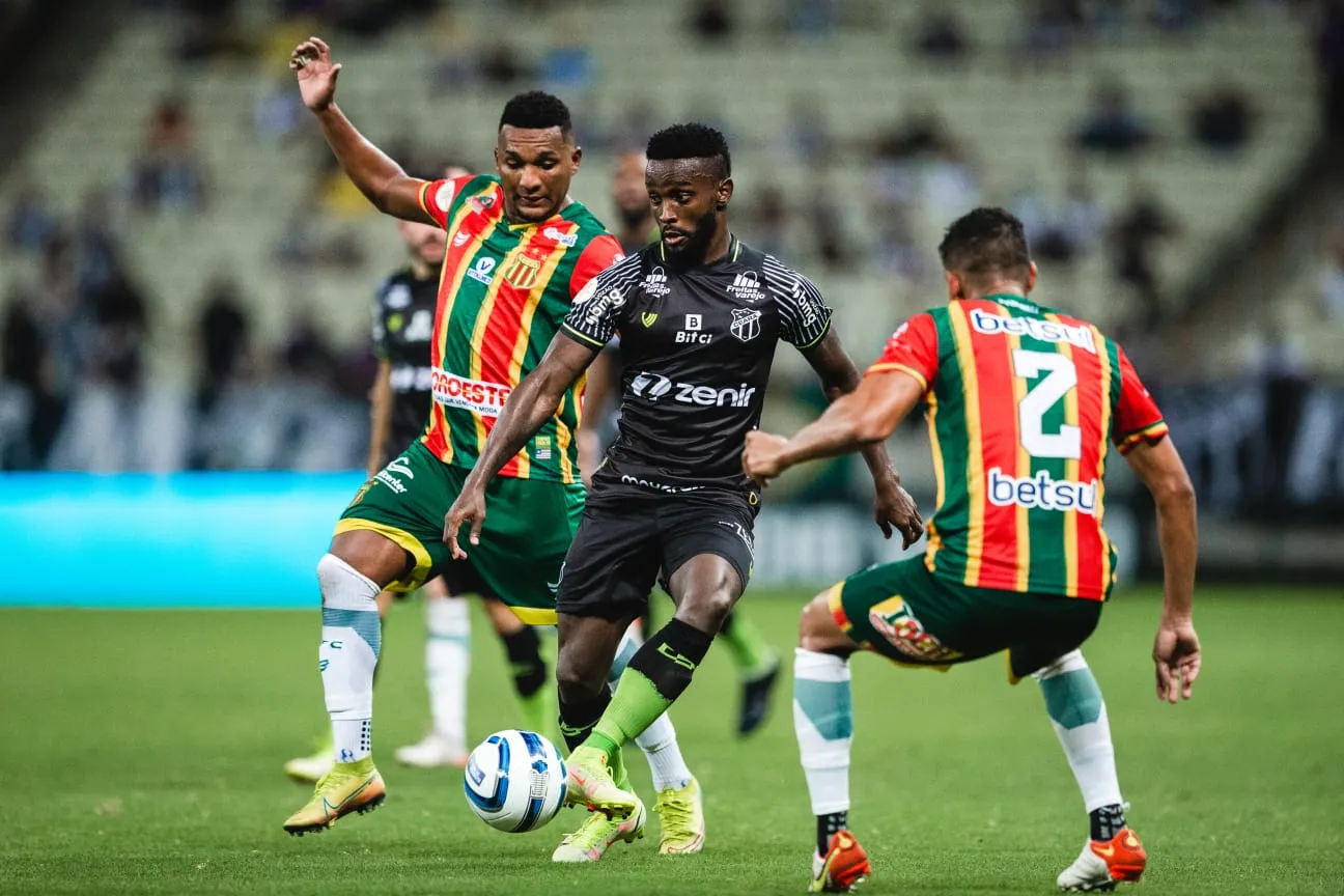 O atacante Mendoza foi titular em todas as partidas do Ceará na temporada de 2022