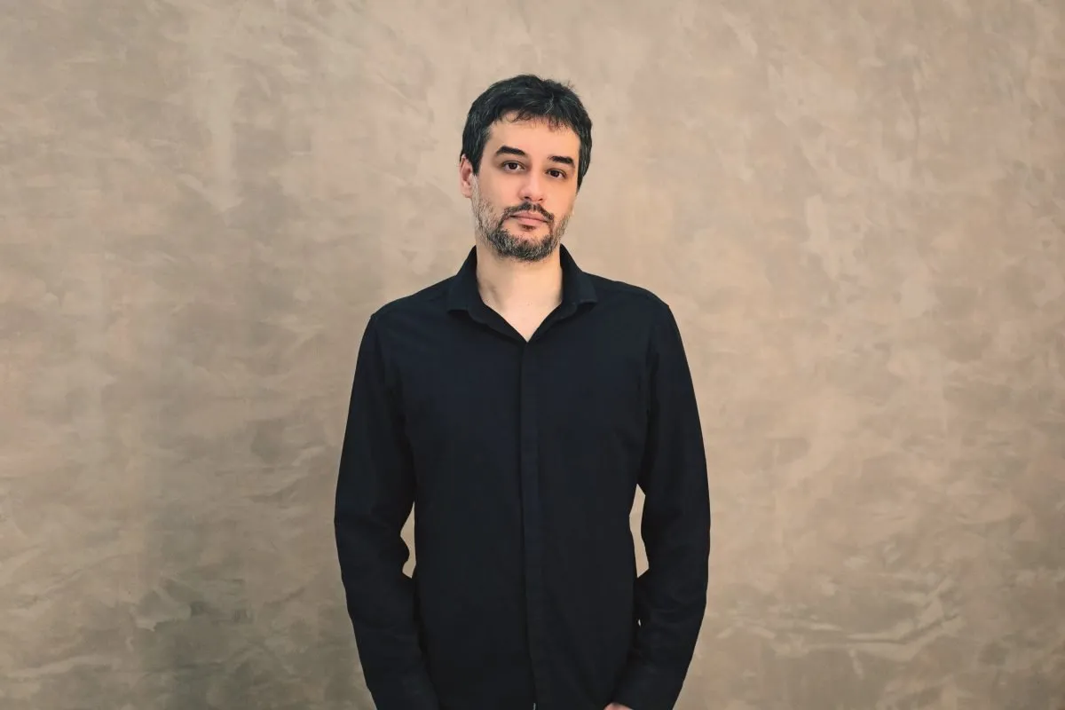 Desde criança, Cristhiano Aguiar é fascinado por histórias fantásticas e lendas, tendo contato com elas por meio da tradição oral e pelos livros