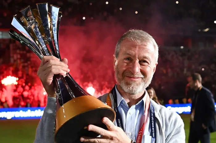 O magnata russo Abramovich comprou o Chelsea em 2003 e transformou o clube em potência mundial