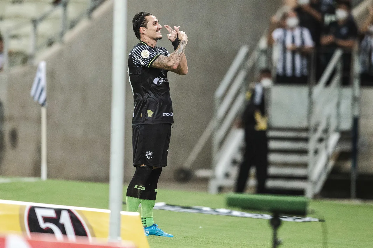 Vina é um dos protagonistas do elenco alvinegro na atual temporada