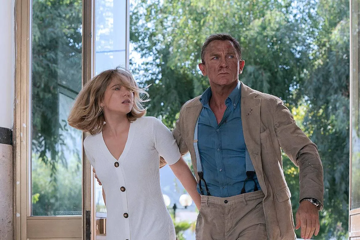 Lançado em 2021, no retorno aos cinemas do contexto pandêmico, o longa 007 - Sem Tempo para Morrer contabilizou 2h43 de exibição