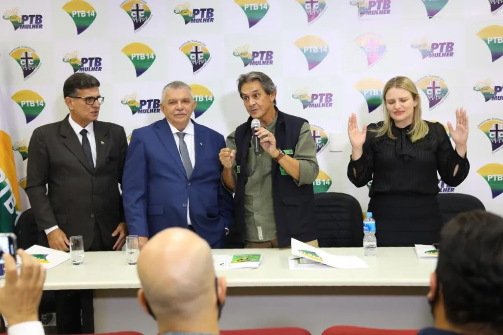 Delegado Cavalcante e Roberto Jefferson em ato de filiação, em junho de 2021
