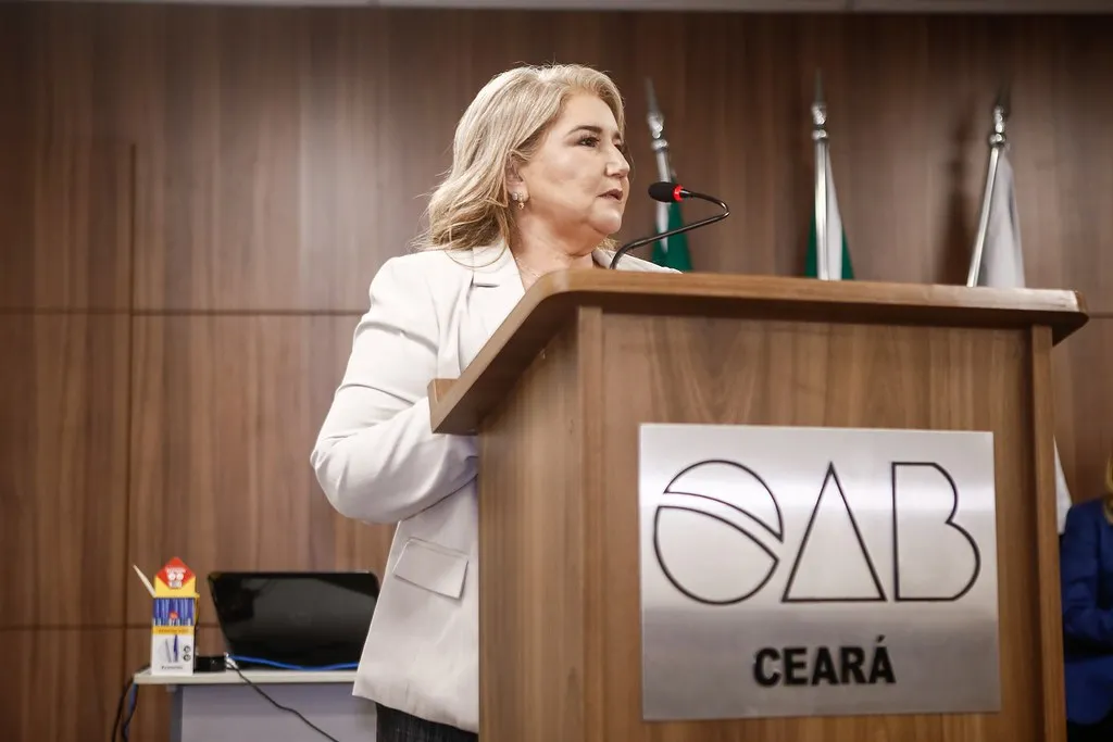 Rosa Maria Felipe Araújo é a única mulher da primeira lista sêxtupla