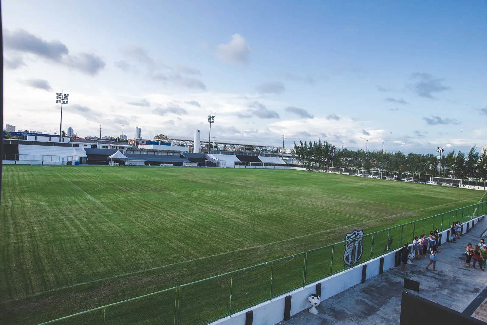 A gestão do Ceará fez a revitalização do gramado de treino do CT de Porangabuçu em 2022