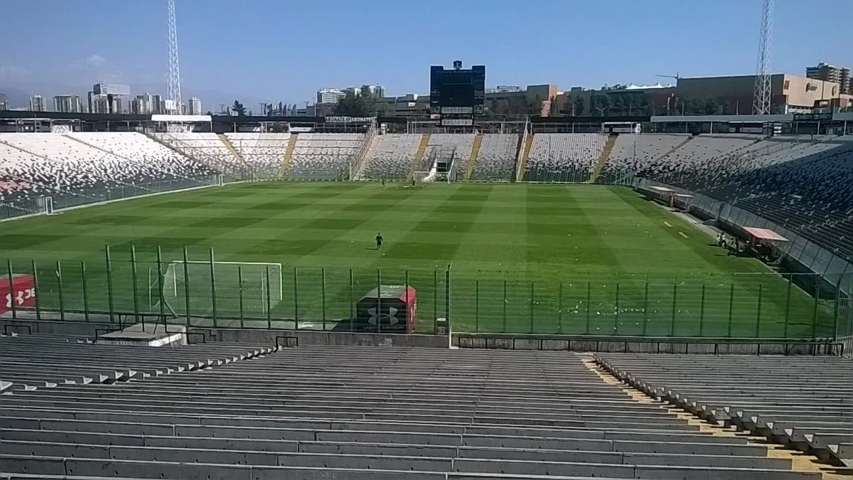 O Estádio Monumental David Arellano é a casa do Colo Colo, no Chile
