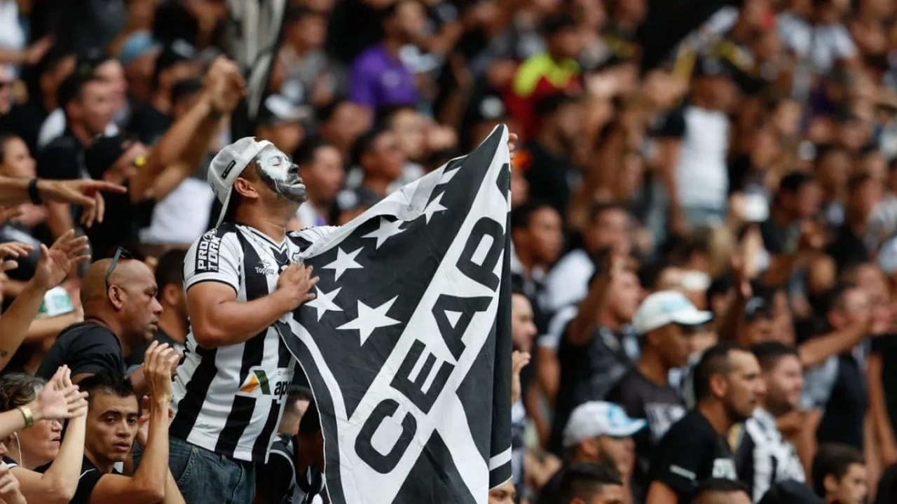 A torcida do Ceará sempre demonstrou apoio ao clube ao longo da história