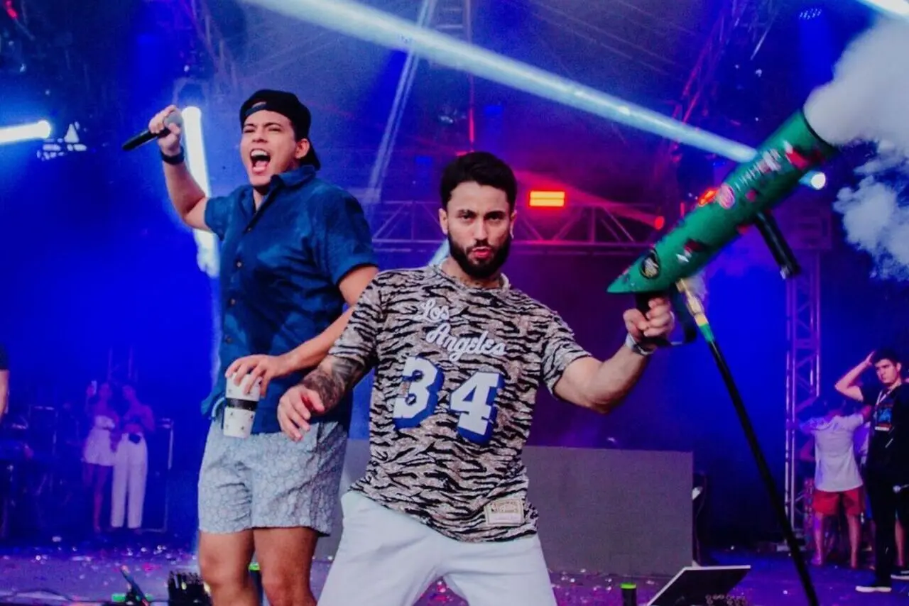 Imagem da notícia: Kaleb Capitão: compositor deixa bastidores e assume animação de shows  