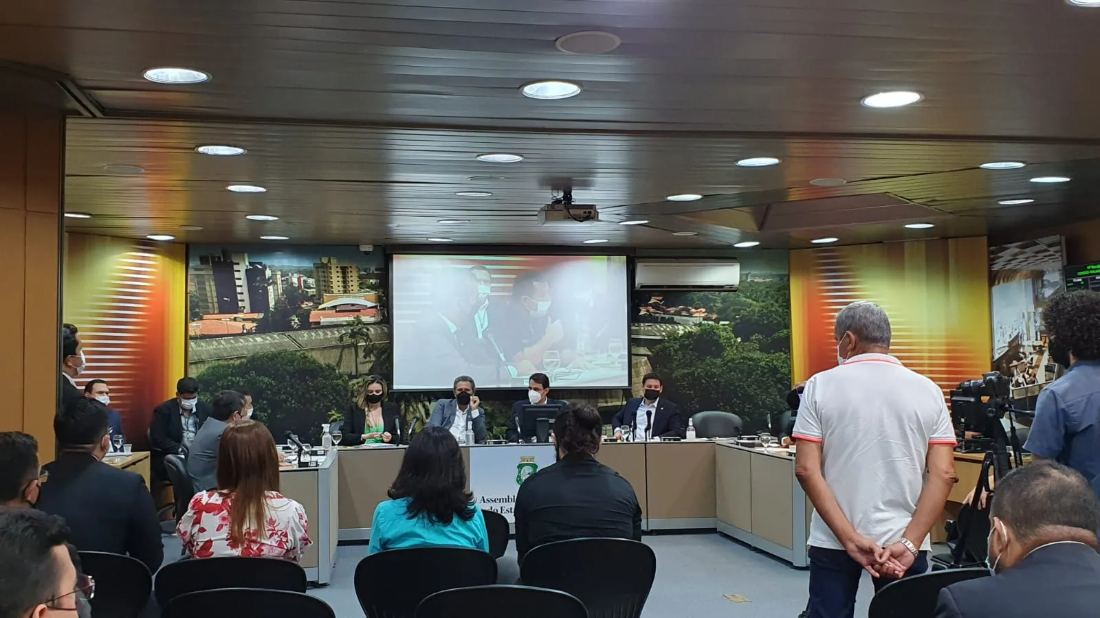 Tanto integrantes da CPI como demais parlamentares podem se inscrever para fazer perguntas à testemunha ouvida pela comissão