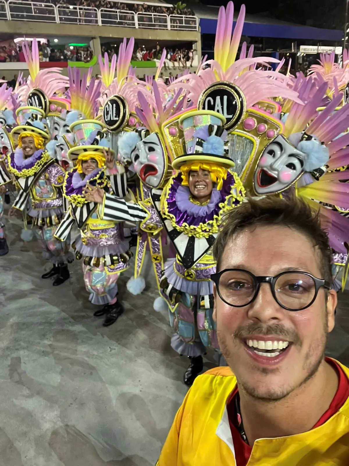 Imagem da notícia: Humoristas são vítimas de tentativa de assalto a caminho da Sapucaí para desfilar