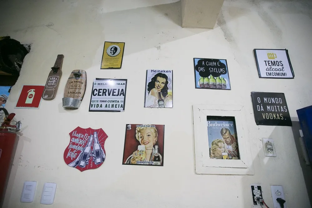 A clientela responde aos detalhes com gosto.; são as minúcias que fazem o Bar do Zé Bezerra