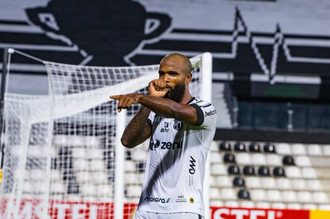 O zagueiro Messias completou o placar da vitória contra o General Caballero, no Paraguai