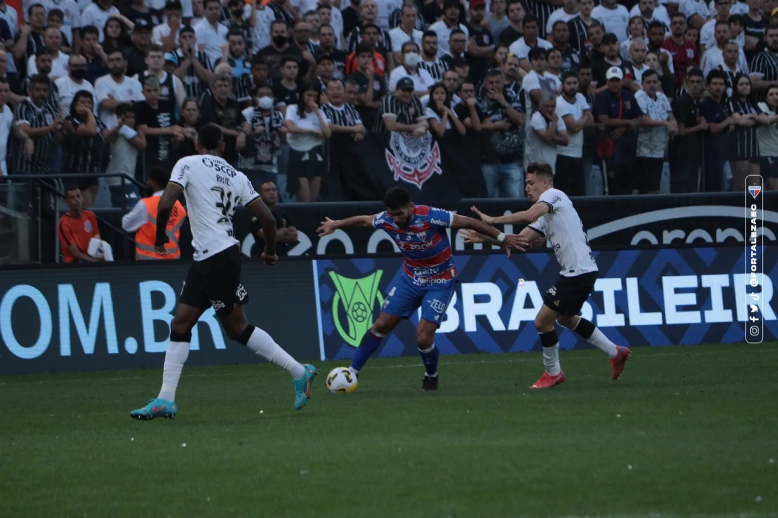 O Fortaleza diminuiu de rendimento entre os períodos do jogo contra o Corinthians