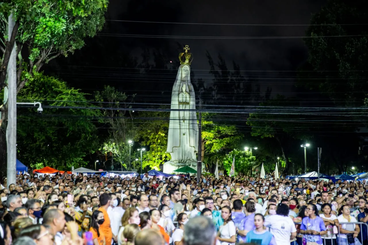 Multidão tomou conta da avenida 13 de maio diante do santuário