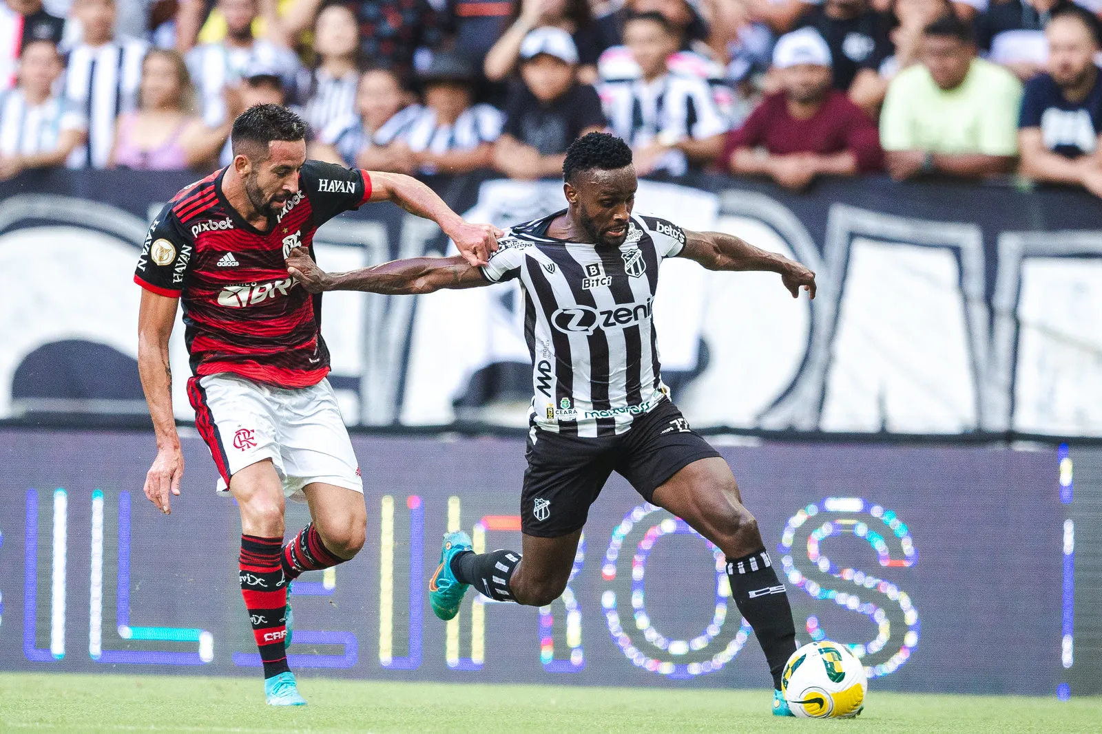 A partida entre Ceará e Flamengo na Arena Castelão registrou 52.139 torcedores