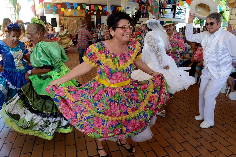 Festa junina do projeto Integração e Socialização Grupal