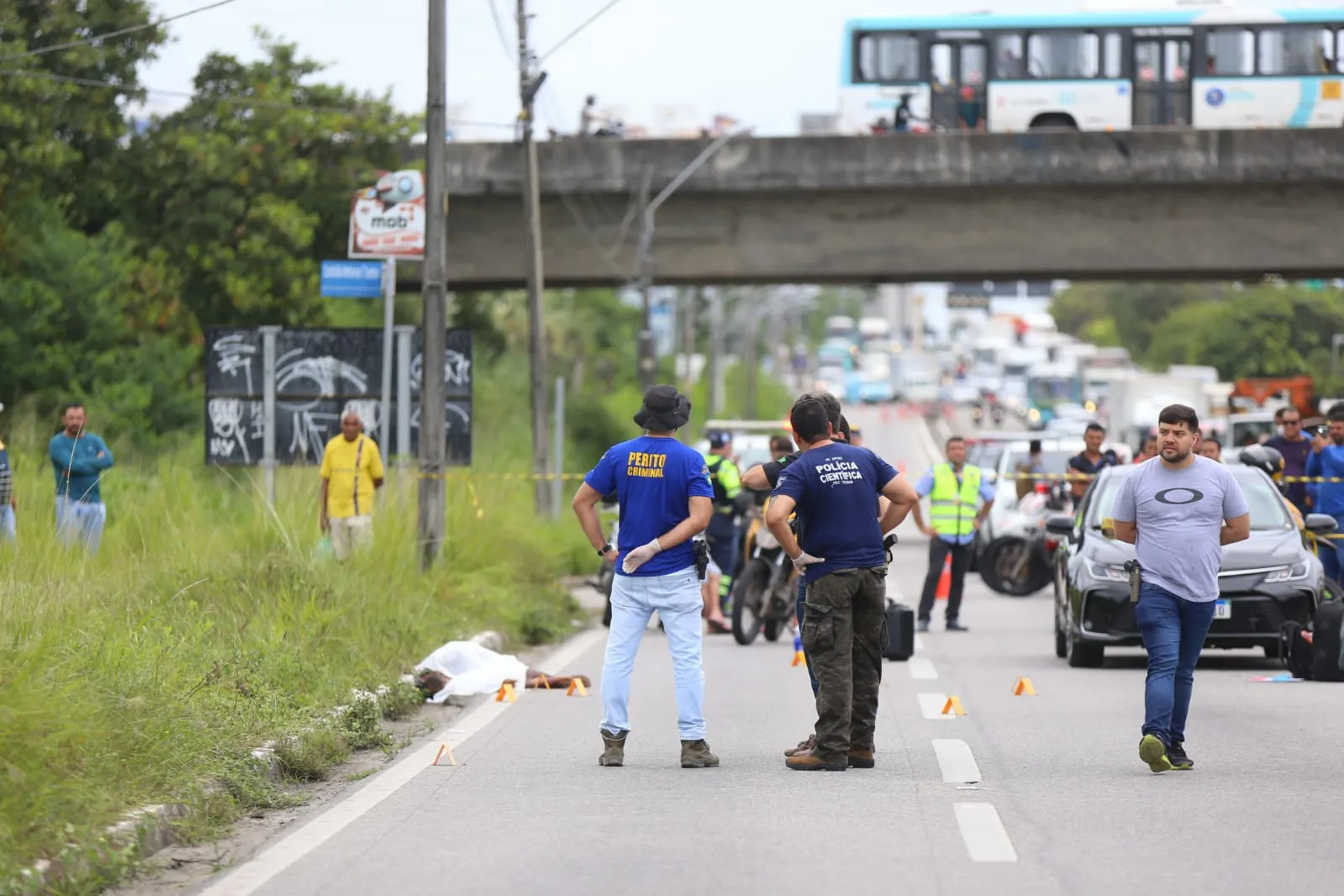 Trânsito foi bloqueado na BR-116