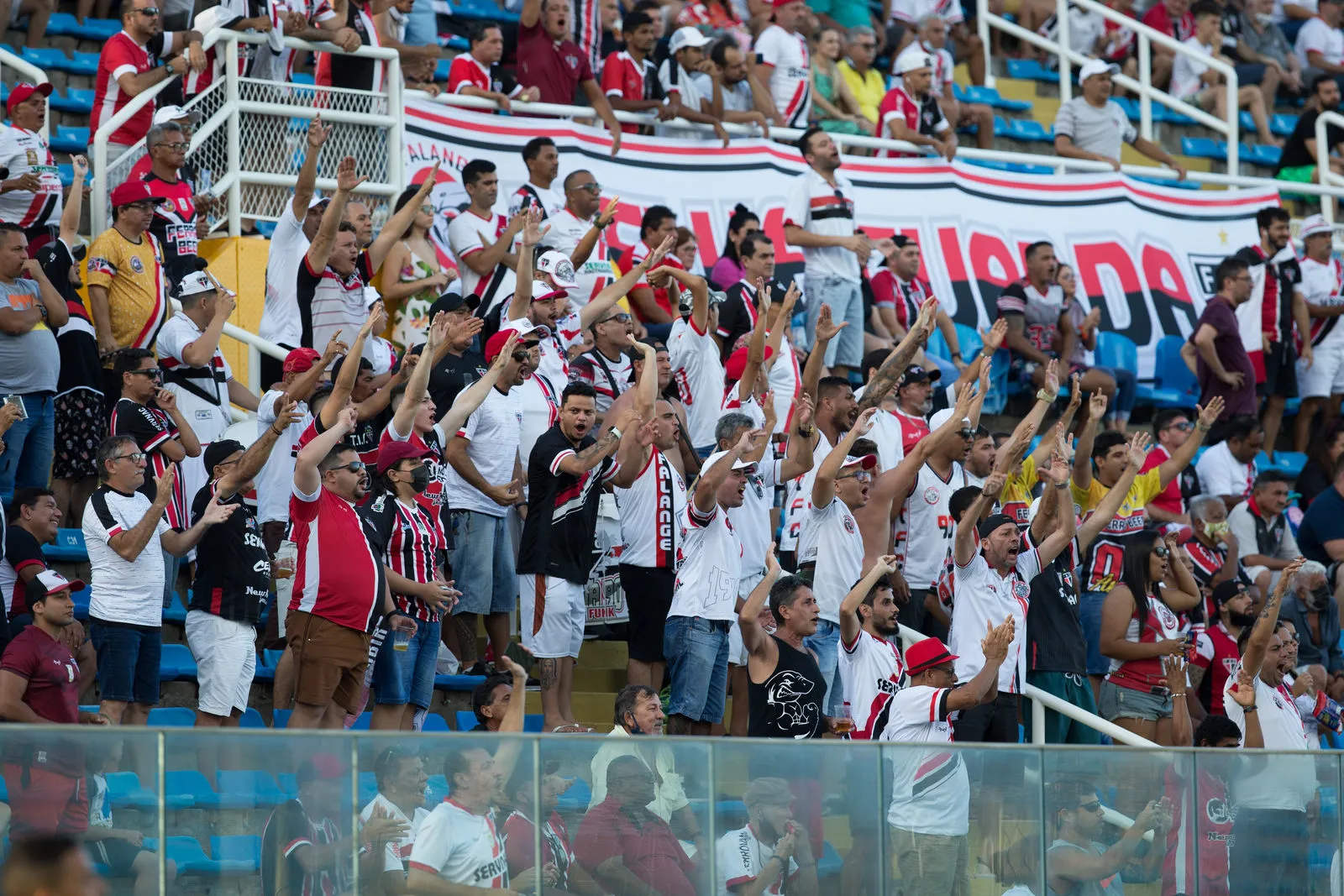Ferrão espera casa cheia para jogo decisivo na Série D.