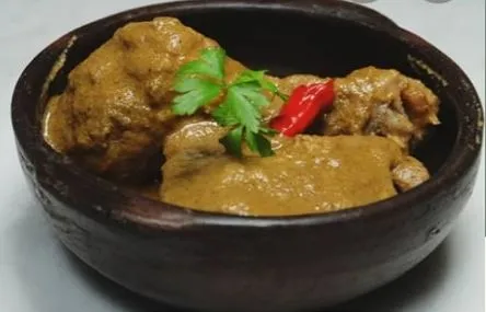 Caldo de mancarra servido pelo Bar dos Africanos