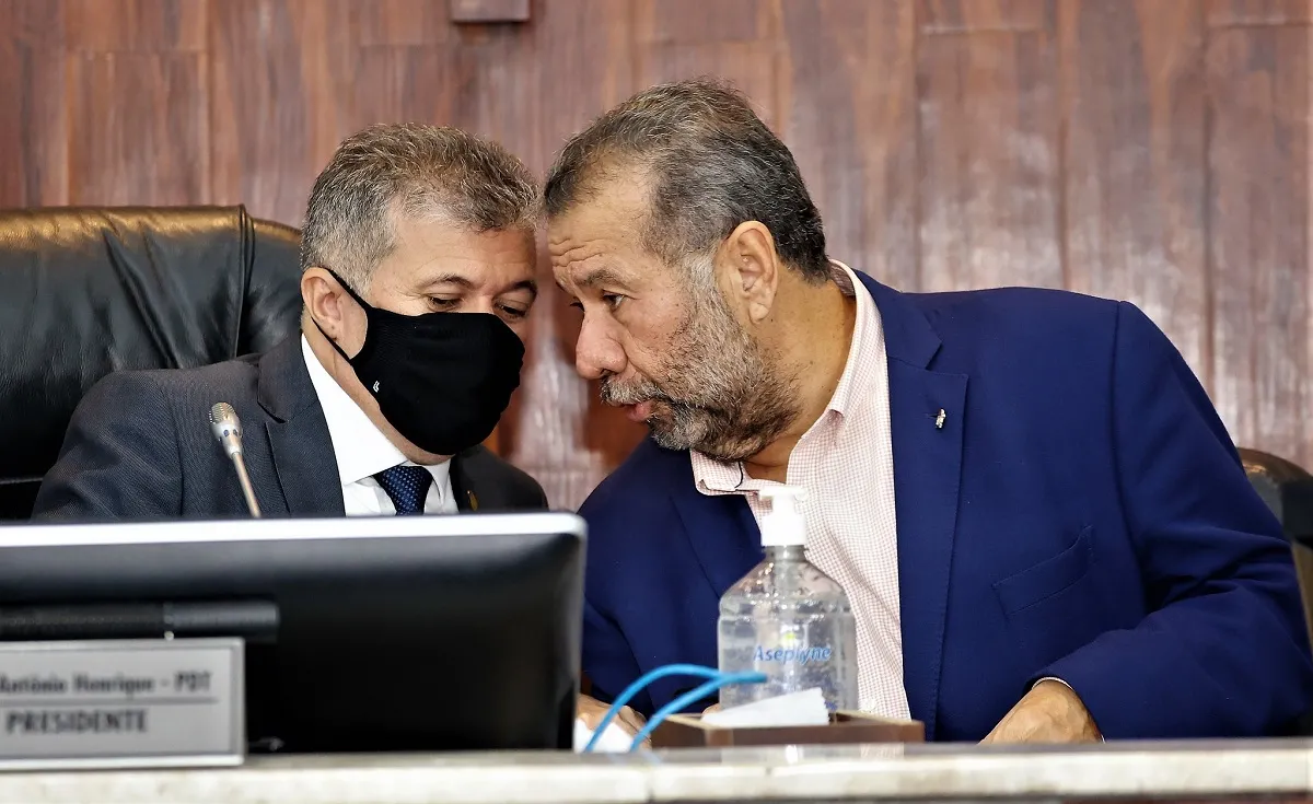 Antonio Henrique, presidente da Câmara, e Carlos Lupi, antes de almoço com bancada do PDT