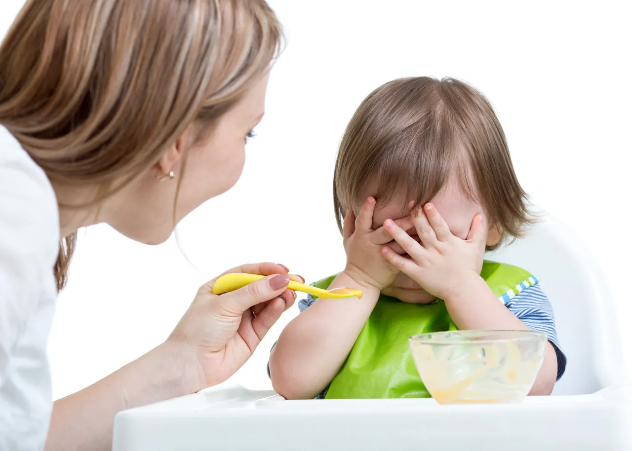 Uma dica da especialista é ficar alerta e respeitas os sinais da criança de fome e também de saciedade