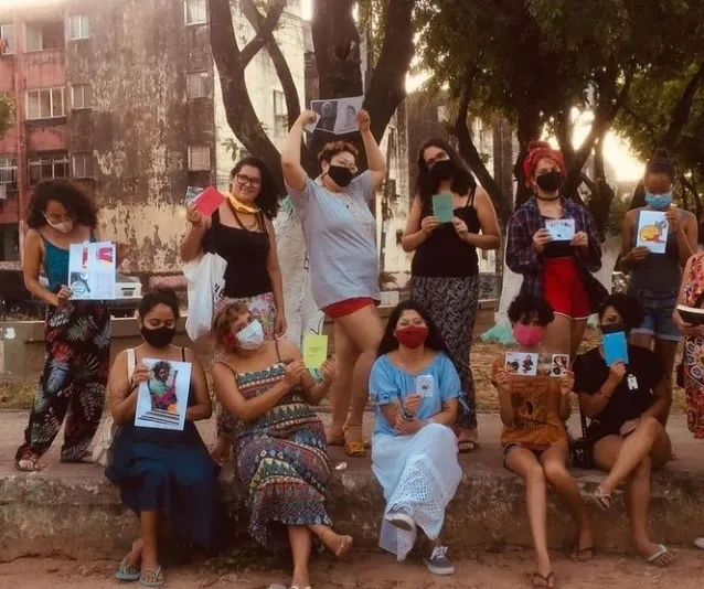 O Sarau BaRRósas, totalmente organizado por e para mulheres, acontece no bairro Barroso