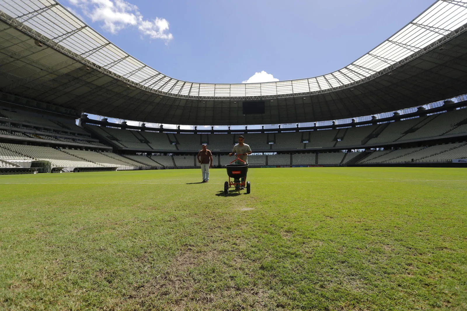 Conmebol está insatisfeita com gramado do Castelão