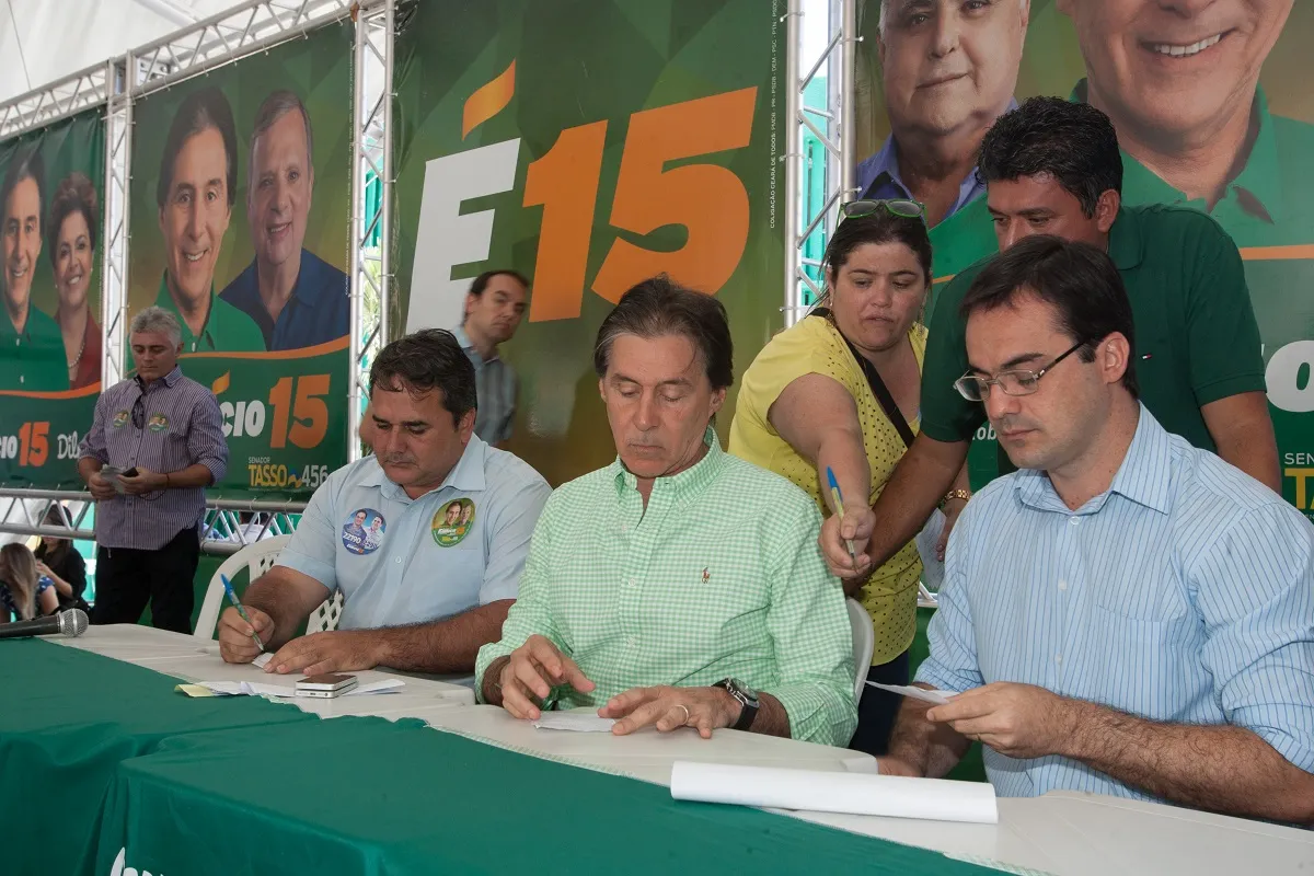 Capitão Wagner com Eunício Oliveira durante a campanha do ex-senador para o Governo do Estado, em 2014