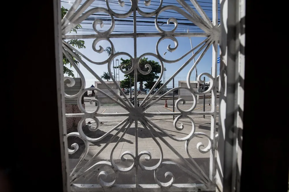 O oceano tão perto dá fôlego para que as memórias da casa continuem vivas