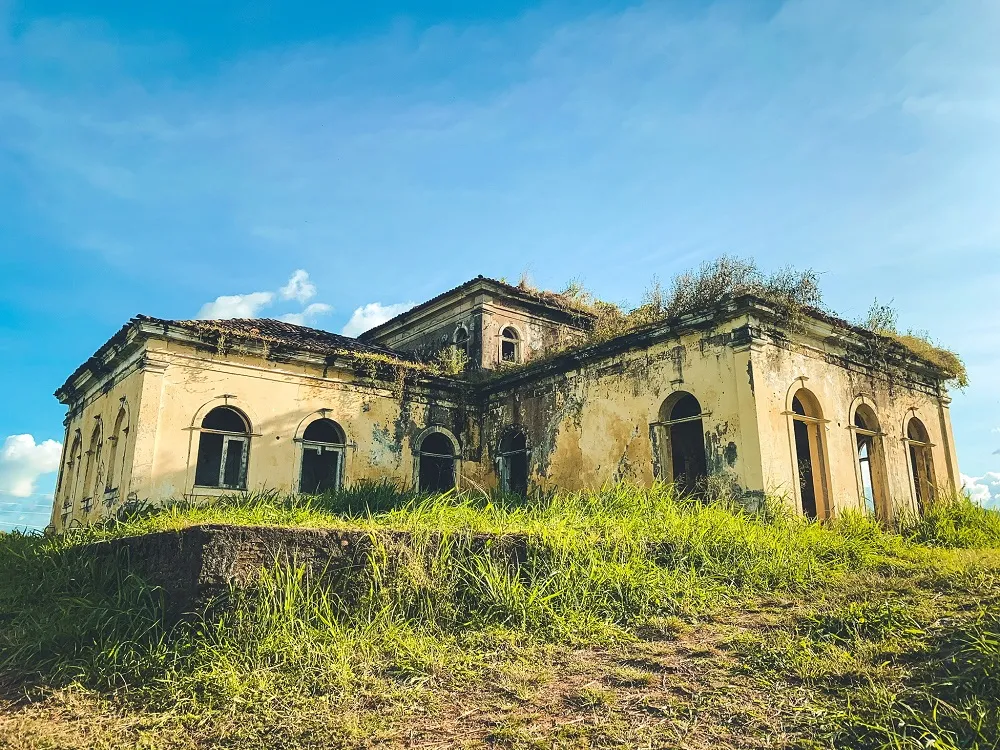 De acordo com pesquisadores, escravos não viveram no local, pois ele foi originalmente construído após a abolição da escravatura
