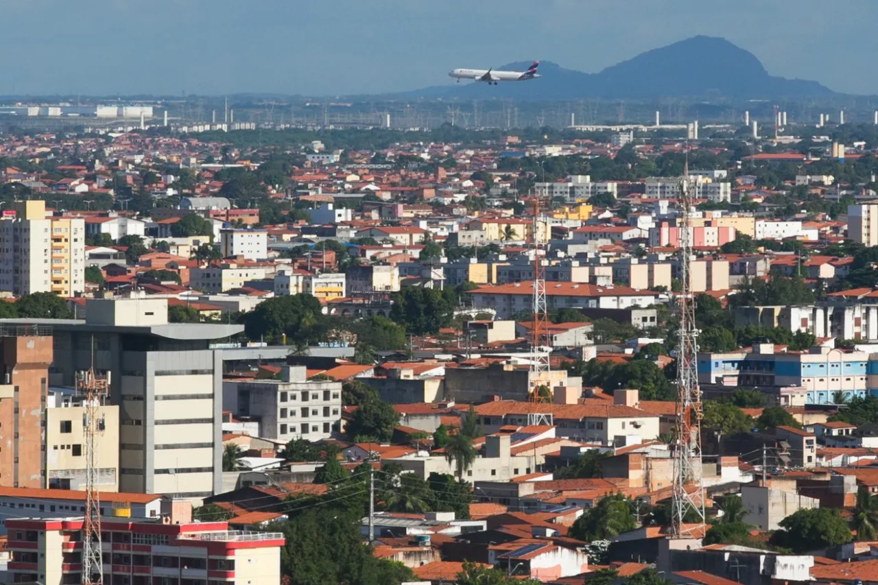O zoneamento tenta organizar a cidade e divide os bairros em áreas conforme as características urbanísticas,