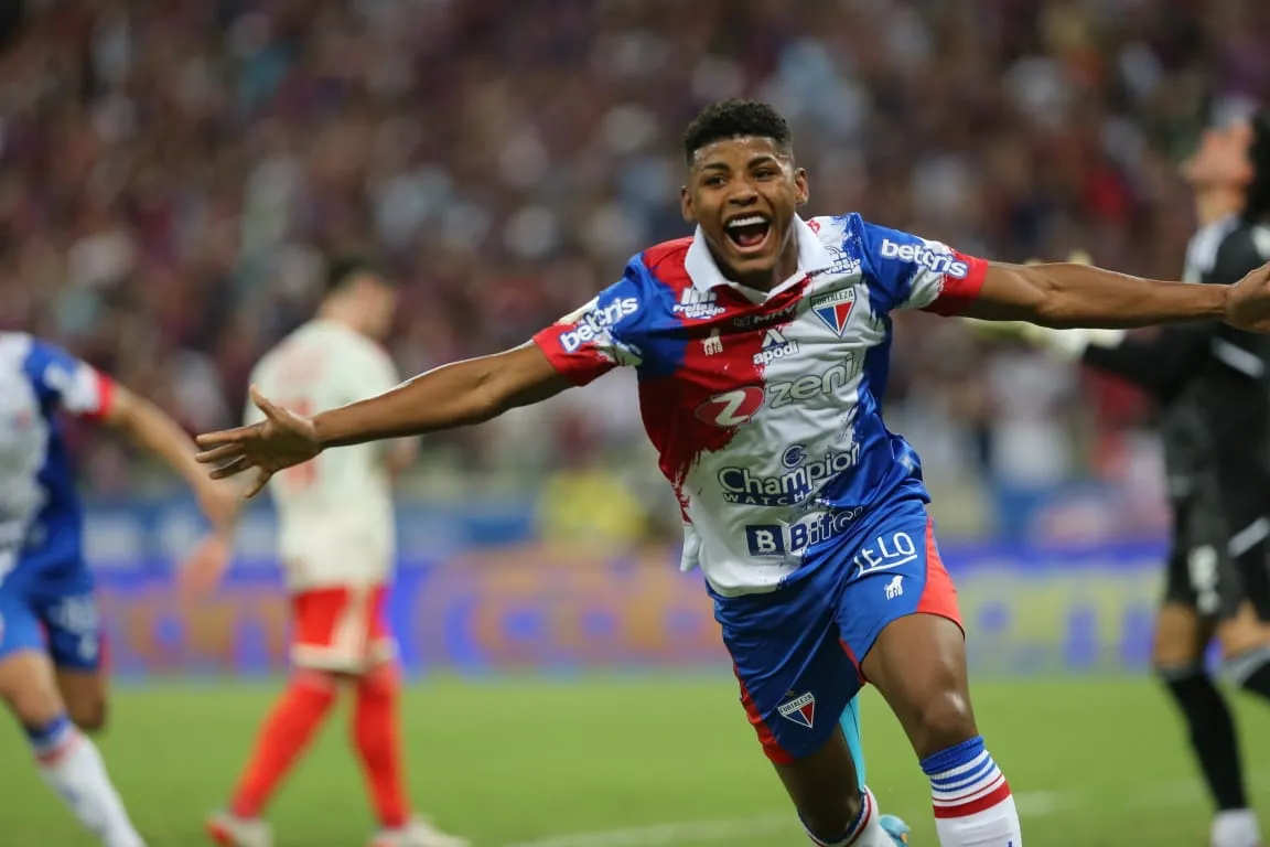 Fortaleza x Internacional se enfrentam neste domingo (8)