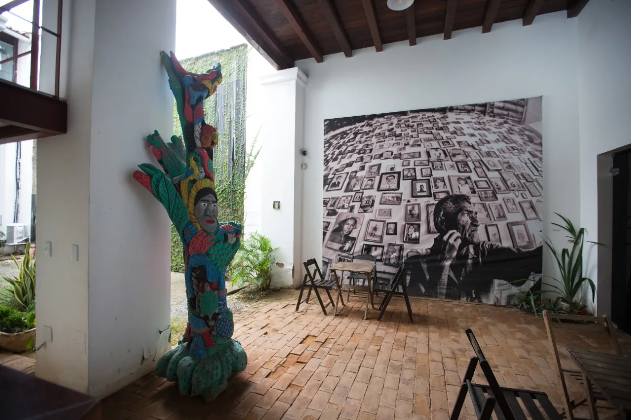 O Espaço Café é onde acontece a atividade “Café do Zé”, reunindo artistas, professores, pesquisadores e todos os interessados