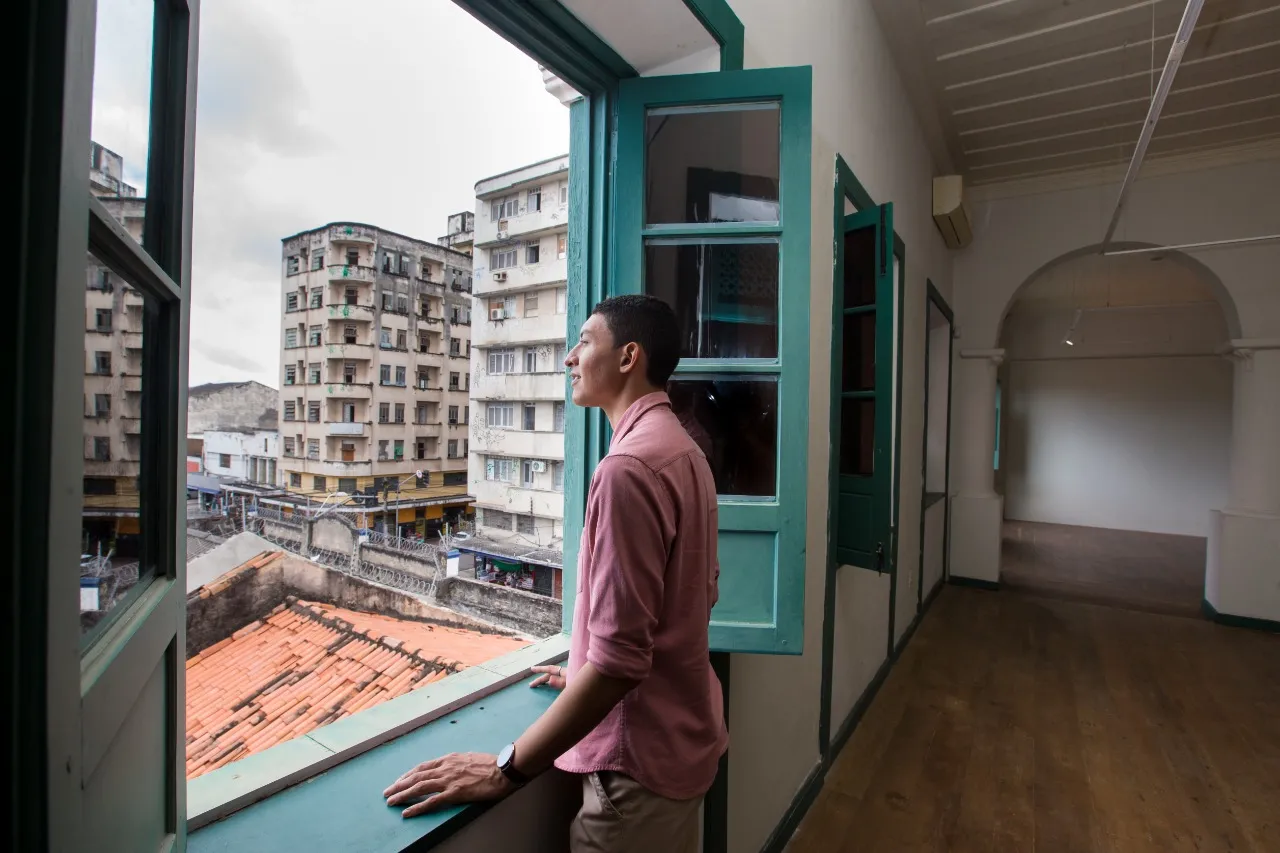 Visão do centro da cidade acontece de modo mais intenso no terceiro piso do Sobrado