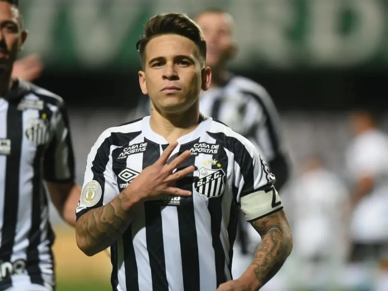O atacante venezuelano Soteldo retornou ao Santos em busca de mais protagonismo em 2022