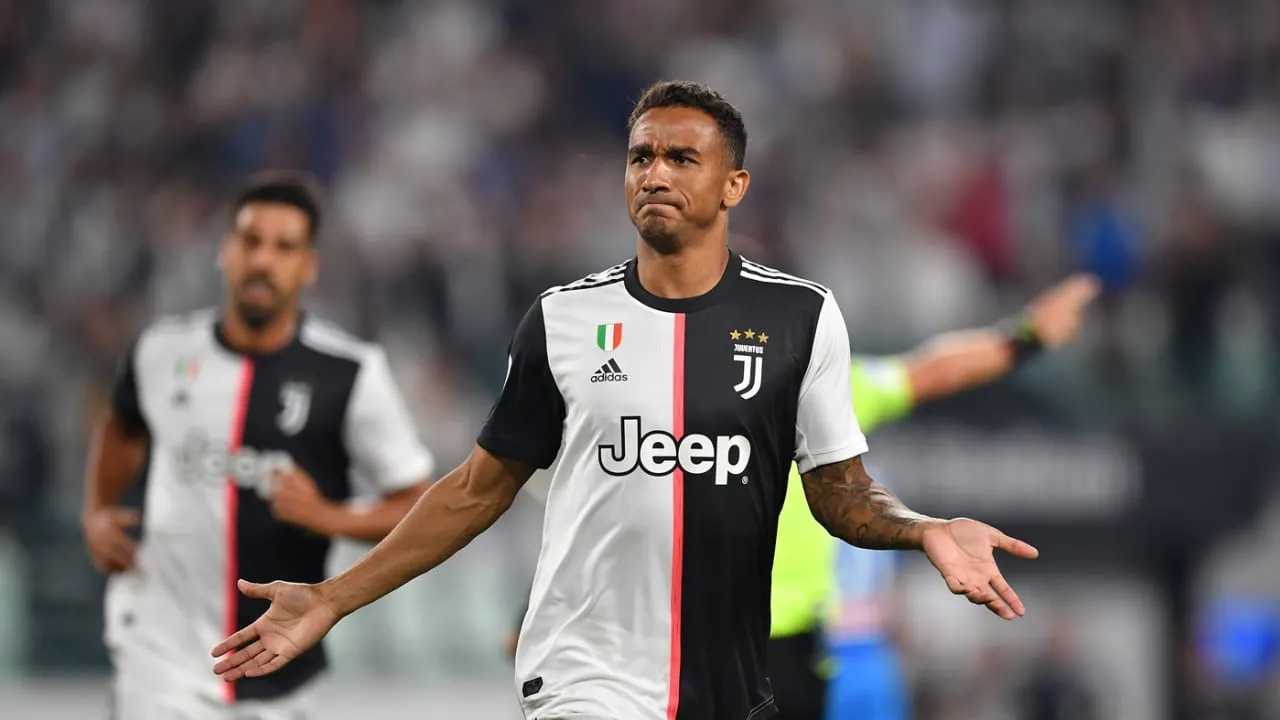 Danilo é um dos defensores do Juventus, da Itália