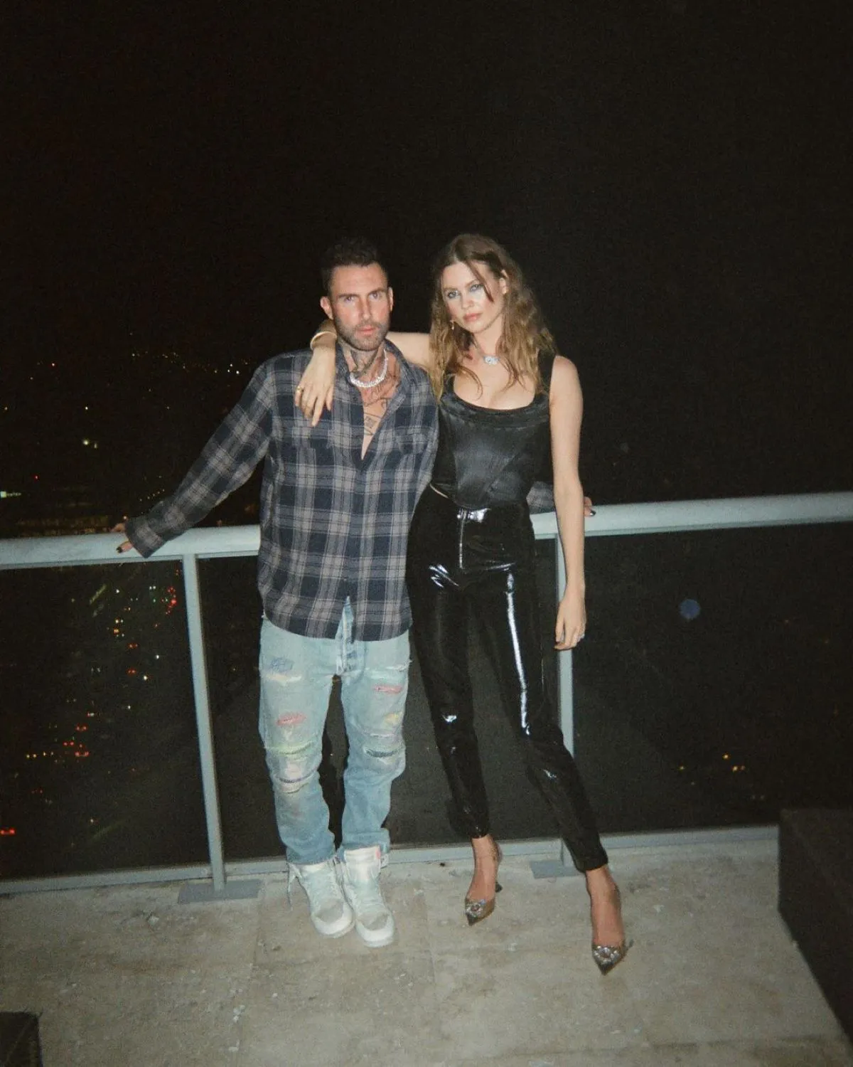 Adam e Behati estão casados desde 2014