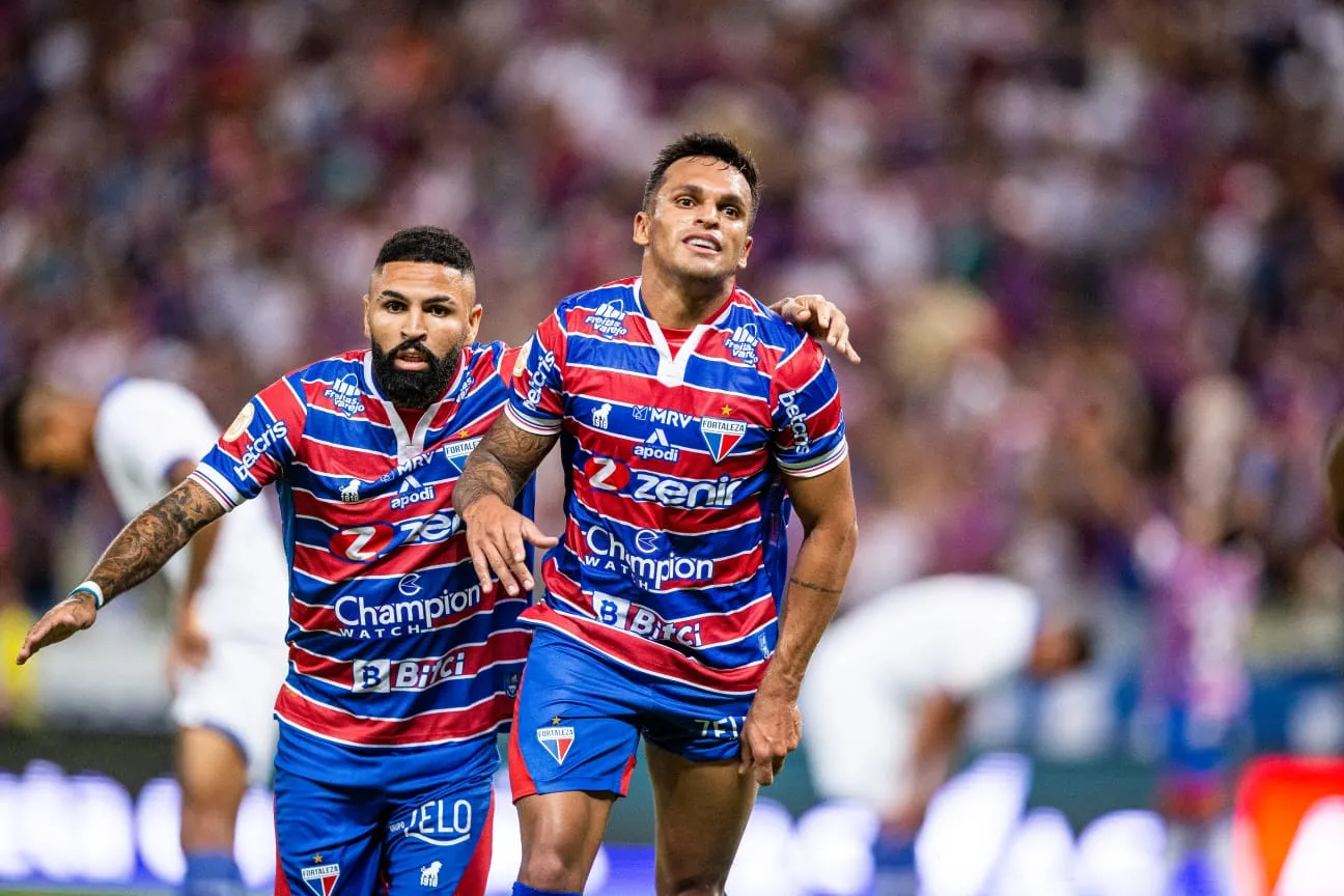 Os atacantes do Fortaleza pressionaram as linhas defensivas do Avaí no 2º tempo