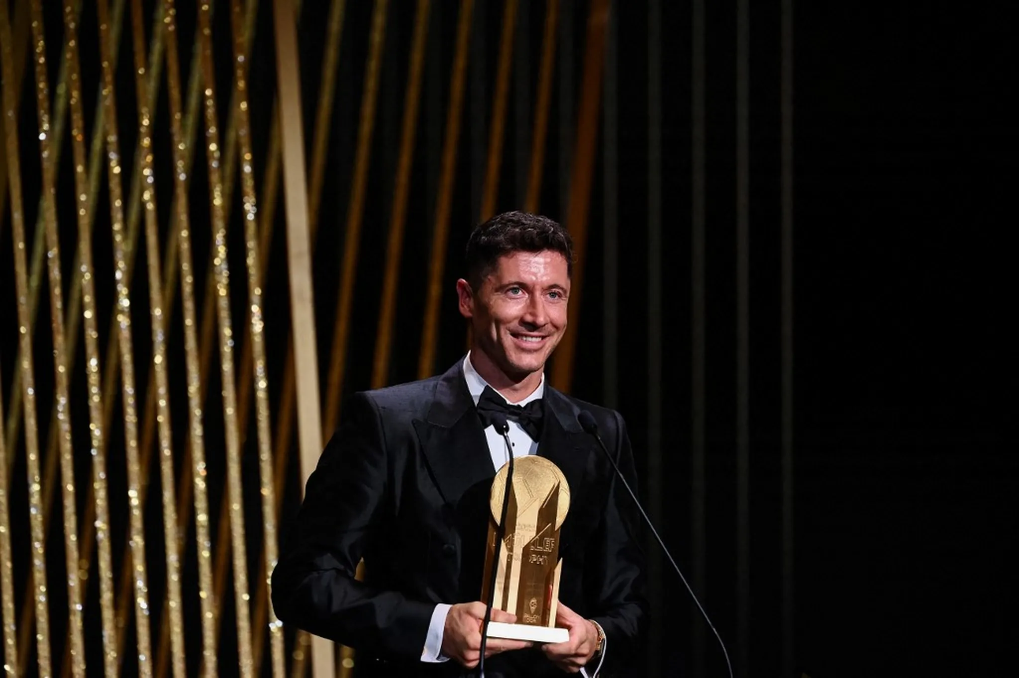Lewandowski, do Barcelona, conquistou o Prêmio Gerd Müller