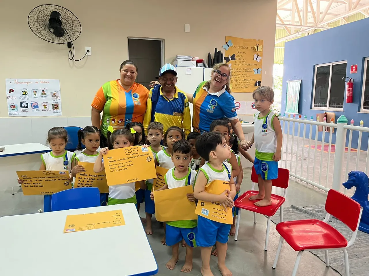 Crianças participaram de ação educativa sobre cartas