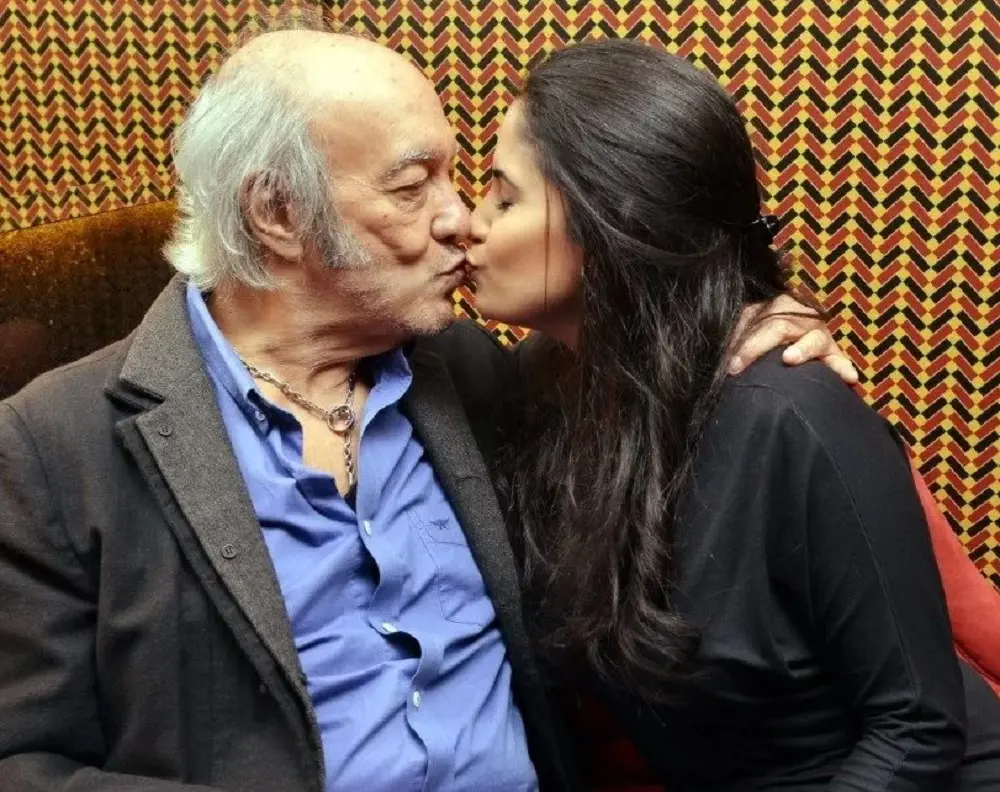 Imagem da notícia: Fernanda Passos, mulher de Erasmo Carlos, faz homenagem emocionante ao cantor: 'você é lar'