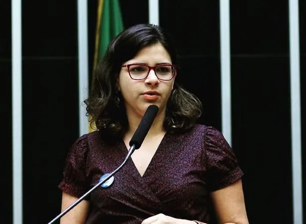 Professora Helena Martins faz parte do GT de Comunicação