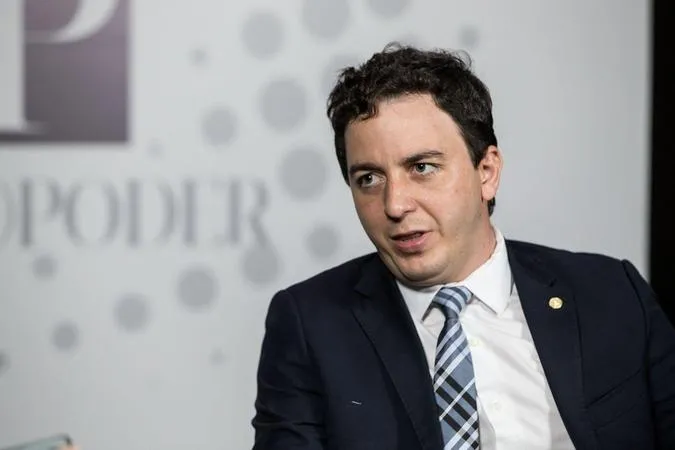 Célio Studart é deputado federal licenciado e Secretário da Proteção Animal do Estado do Ceará