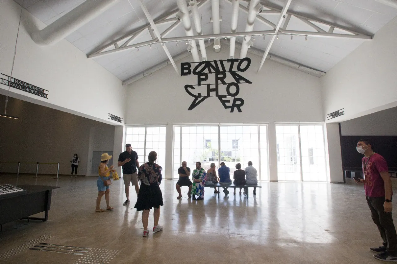 Nome da mostra inaugural da Pinacoteca é em homenagem ao professor e pesquisador Gilmar de Carvalho (1949-2021)