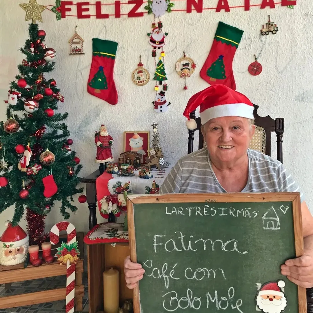 É possível entregar os presentes pessoalmente na associação