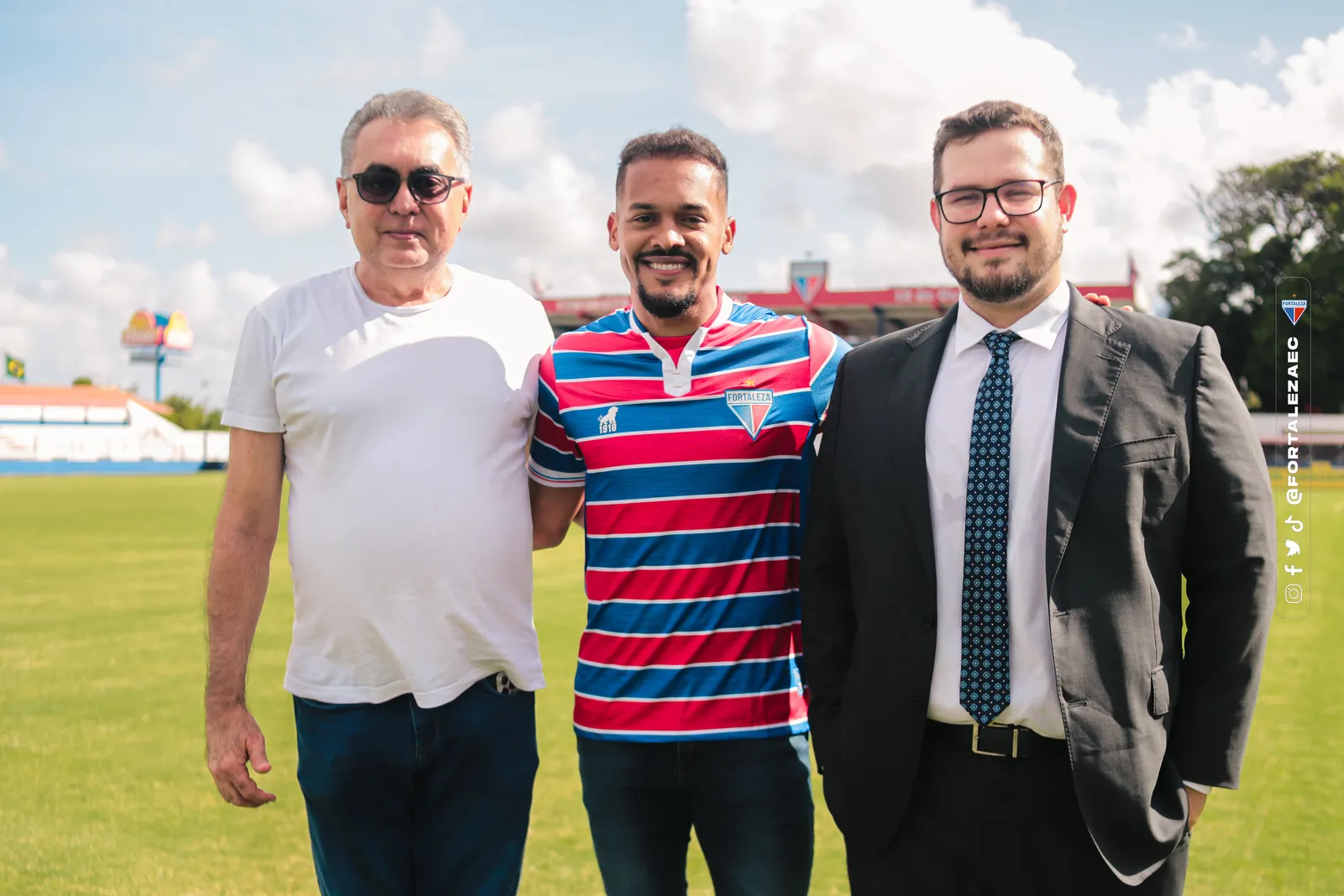 O executivo Sérgio Papellin e o diretor de futebol Alex Santiago participam das contratações do Fortaleza